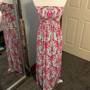 Vibrant sleeveless damask maxi dress